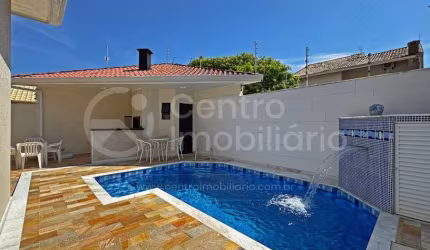CASA à venda com piscina e 3 quartos em Peruíbe, no bairro Jardim Beira Mar
