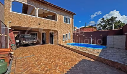 CASA à venda com piscina e 5 quartos em Peruíbe, no bairro Belmira Novaes