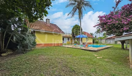 CASA à venda com piscina e 3 quartos em Peruíbe, no bairro Cidade Nova Peruíbe