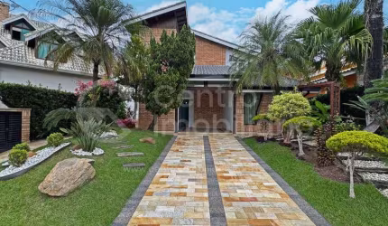 CASA à venda com piscina e 4 quartos em Peruíbe, no bairro Bougainvillee II