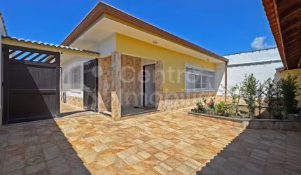 CASA à venda com 3 quartos em Peruíbe, no bairro Stella Maris