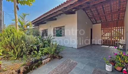 CASA à venda com 2 quartos em Peruíbe, no bairro Balneario Sao Joao Batista