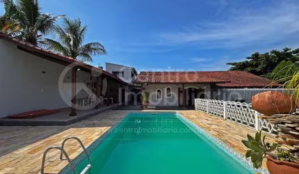 CASA à venda com piscina e 6 quartos em Peruíbe, no bairro Jardim Marcia