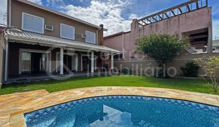 CASA à venda com piscina e 3 quartos em Peruíbe, no bairro Jardim Ribamar