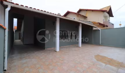 CASA à venda com 2 quartos em Peruíbe, no bairro Jardim Peruibe