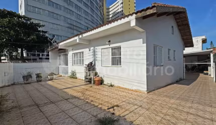 CASA à venda com 3 quartos em Peruíbe, no bairro Centro