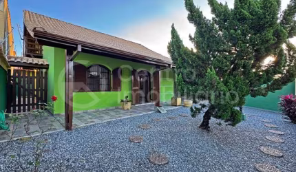 CASA à venda com piscina e 3 quartos em Peruíbe, no bairro Jardim Imperador