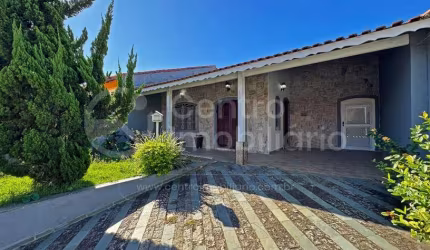 CASA à venda com 3 quartos em Peruíbe, no bairro Parque Balneario Oasis