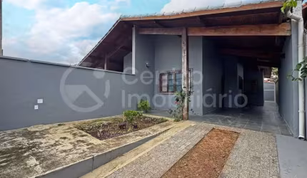 CASA à venda com piscina e 2 quartos em Peruíbe, no bairro Stella Maris