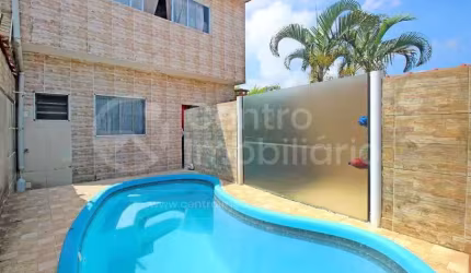CASA à venda com piscina e 2 quartos em Peruíbe, no bairro Balneario Arpoador