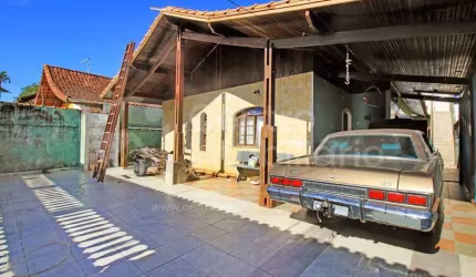 CASA à venda com 3 quartos em Peruíbe, no bairro Balneario Arpoador