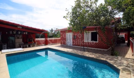 CASA à venda com piscina e 3 quartos em Peruíbe, no bairro Jardim Sao Luiz