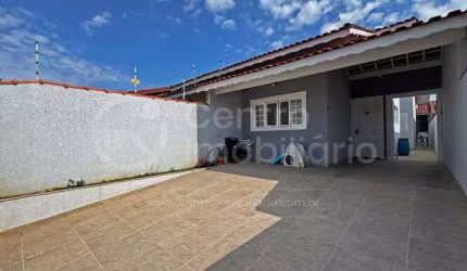 CASA à venda com 2 quartos em Peruíbe, no bairro Parque D Aville