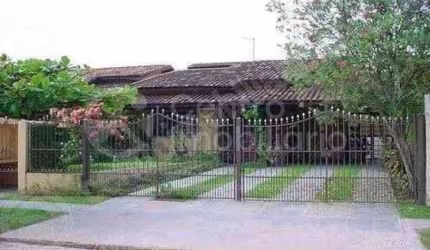 CASA à venda com 3 quartos em Peruíbe, no bairro Maria H Novaes