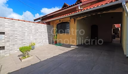 CASA à venda com 3 quartos em Peruíbe, no bairro Parque D Aville