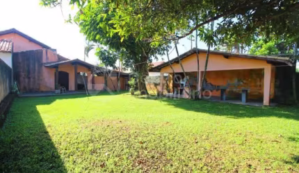 CASA à venda com 4 quartos em Peruíbe, no bairro Belmira Novaes