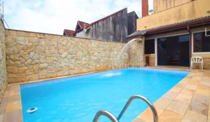 CASA à venda com piscina e 4 quartos em Peruíbe, no bairro Estancia Sao Jose