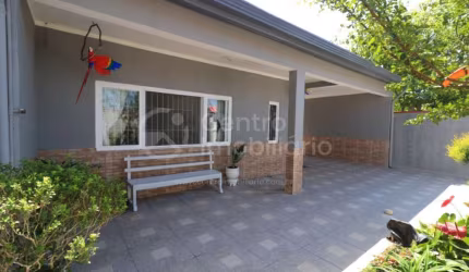 CASA à venda com 3 quartos em Peruíbe, no bairro Vila Erminda