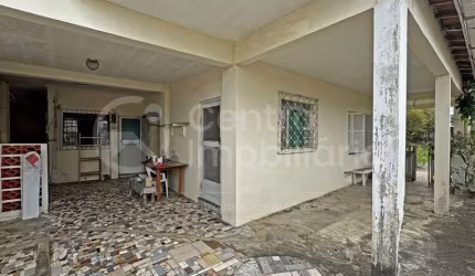 CASA à venda com 2 quartos em Peruíbe, no bairro Cidade Nova Peruíbe