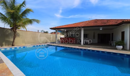 CASA à venda com piscina e 4 quartos em Peruíbe, no bairro Jardim Imperador
