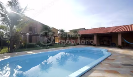 CASA à venda com piscina e 6 quartos em Peruíbe, no bairro Jardim Mar E Sol