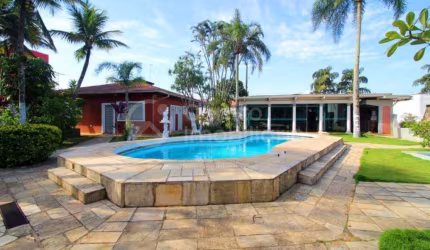 CASA à venda com piscina e 4 quartos em Peruíbe, no bairro Balneario Sambura
