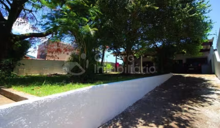 CASA à venda com 2 quartos em Peruíbe, no bairro Centro
