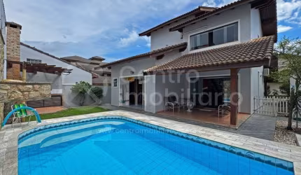CASA à venda com piscina e 3 quartos em Peruíbe, no bairro Balneario Sambura