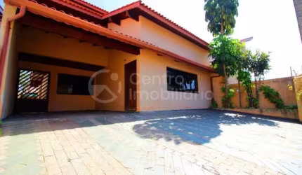 CASA à venda com 3 quartos em Peruíbe, no bairro Balneário Casa Blanca