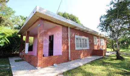 CASA à venda com 2 quartos em Peruíbe, no bairro Estancia Antonio Novaes