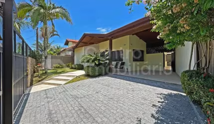 CASA à venda com 4 quartos em Peruíbe, no bairro Jardim Três Marias