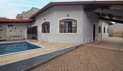 CASA à venda com 4 quartos em Peruíbe, no bairro Parque Balneario Oasis