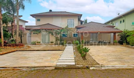 CASA à venda com piscina e 5 quartos em Peruíbe, no bairro Bougainvillee V