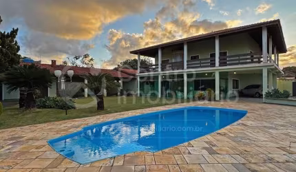 CASA à venda com piscina e 4 quartos em Peruíbe, no bairro Estancia Balnearia Convento Velho