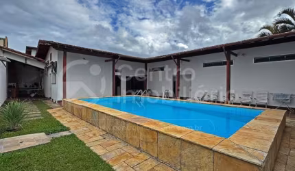 CASA à venda com piscina e 4 quartos em Peruíbe, no bairro Parque Turistico