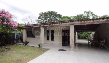 CASA à venda com 2 quartos em Peruíbe, no bairro Jardim Sao Luiz