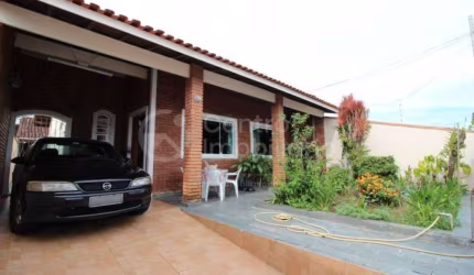 CASA à venda com 3 quartos em Peruíbe, no bairro Jardim Peruibe
