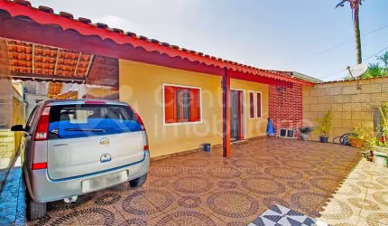 CASA à venda com 3 quartos em Peruíbe, no bairro Jardim Peruibe
