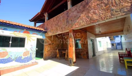 CASA à venda com 3 quartos em Peruíbe, no bairro Centro