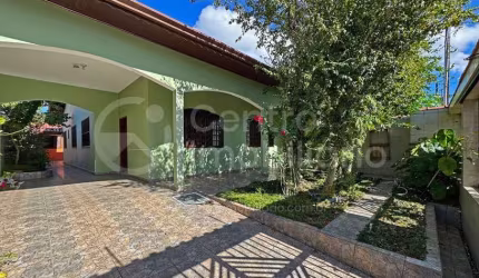 CASA à venda com 3 quartos em Peruíbe, no bairro Balneario Barra de Jangada