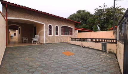 CASA à venda com 3 quartos em Peruíbe, no bairro Balneario Josedy