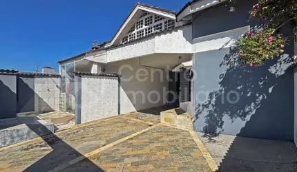 CASA à venda com 4 quartos em Peruíbe, no bairro Parque Balneario Oasis