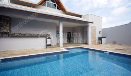CASA à venda com piscina e 3 quartos em Peruíbe, no bairro Estancia Sao Jose