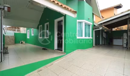CASA à venda com 3 quartos em Peruíbe, no bairro Stella Maris
