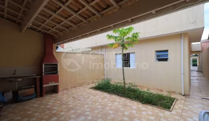 CASA à venda com 3 quartos em Peruíbe, no bairro Cidade Nova Peruíbe