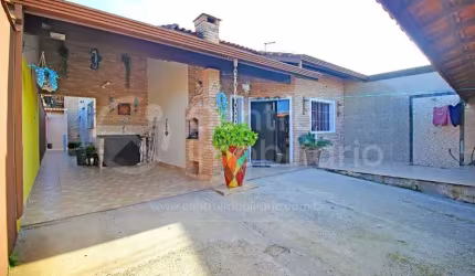 CASA à venda com 3 quartos em Peruíbe, no bairro Estancia Sao Jose