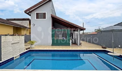 CASA à venda com piscina e 4 quartos em Peruíbe, no bairro Jardim Sao Luiz