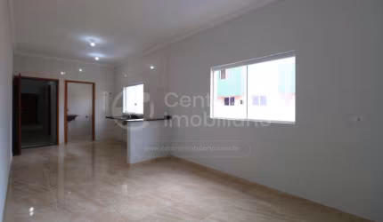 APARTAMENTO à venda com 2 quartos (1 suítes) em Peruíbe, no bairro Centro