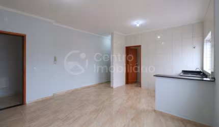 APARTAMENTO à venda com 2 quartos em Peruíbe, no bairro Centro