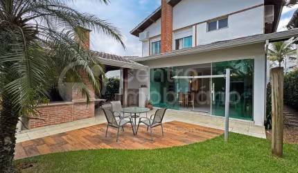 CASA à venda com 4 quartos em Peruíbe, no bairro Bougainvillee II